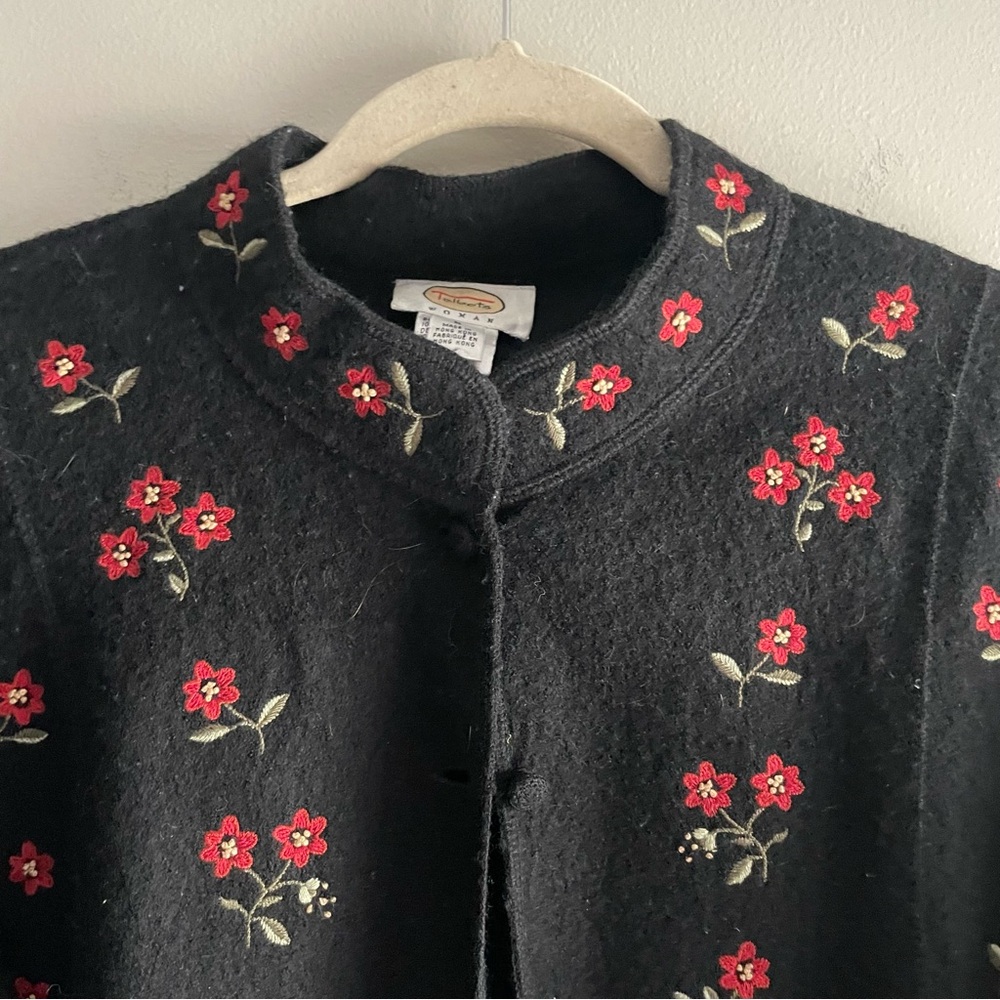 Talbot’s Woman 100% Wool Vintage Embroidered Floral Cardigan - Picture 3 of 8